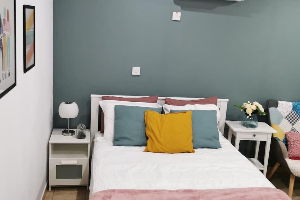 Pretty And Quiet Studio, With Wifi And Parking Limassol Kültér fotó